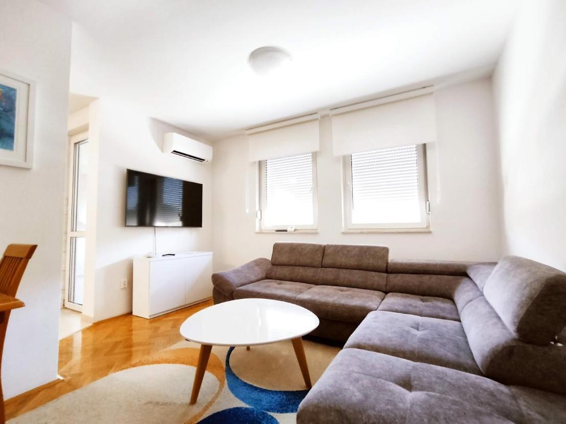 "Idea" Room With Free Parking 斯普利特 外观 照片