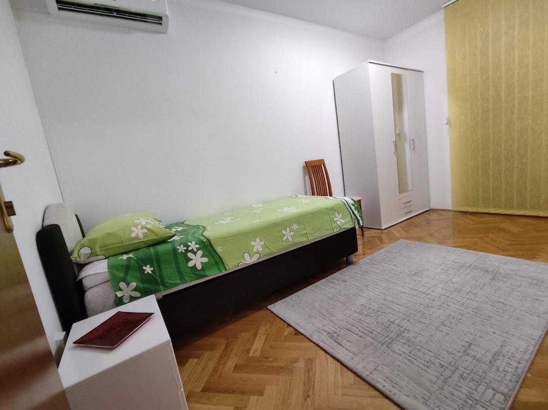"Idea" Room With Free Parking 斯普利特 外观 照片